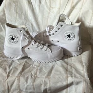 CONVERSE Chuck Taylor All Star size 9 Women’s White